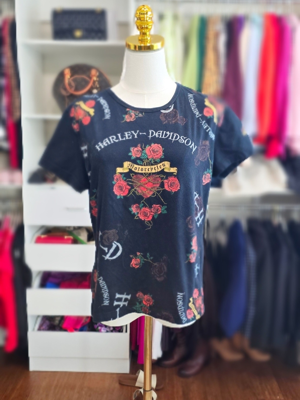 Harley-Davidson Black Tee with Red Rose Graphic